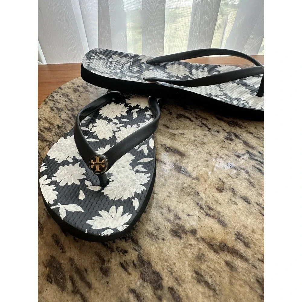 Tory Burch,  Navy Blue And White Floral Pattern Thing/flip Flop Zzndals